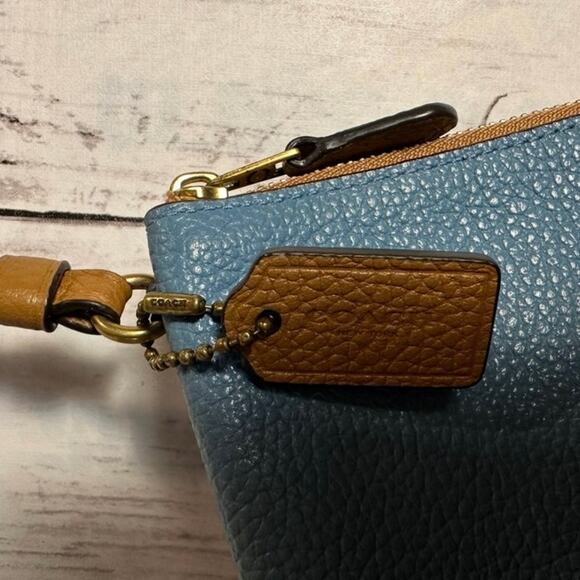 Coach Double Zip Wallet In Colorblock - Picture 3 of 8